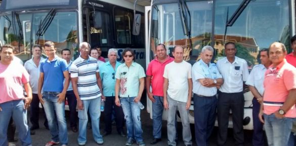 Trabalhadores do transporte coletivo de Araguari/MG realizam paralisação por falta de pagamento