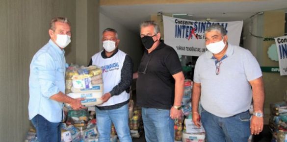 Na semana passada, o Conselho Intersindical entregou três toneladas de alimentos, acondicionados em cestas básicas, para entidades assistenciais de Presidente Prudente e região.