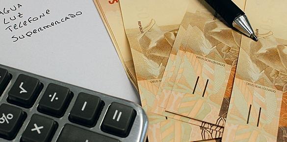 Dívidas comprometem orçamento das famílias: mais de 10% não sabem como pagá-las - Marcos Santos/USP Imagens