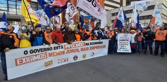Centrais sindicais cobram, em frente ao BC na Paulista, redução da taxa de juros 