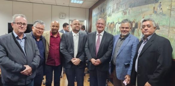 Representantes da Frente Parlamentar Química reúnem-se com Geraldo Alckmin
