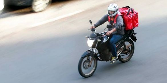Motoboy não consegue vínculo de emprego com plataforma digital de entrega