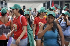 Rio de Janeiro (RJ): Manifestações travam o trânsito no Centro