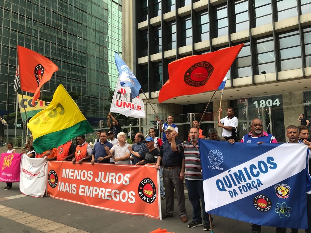 Força Sindical e demais centrais protestam em frente à sede do Banco Central, na Av. Paulista, por juros menores