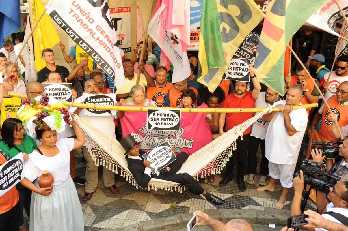 Veja fotos do protesto contra o fim do Ministério do Trabalho