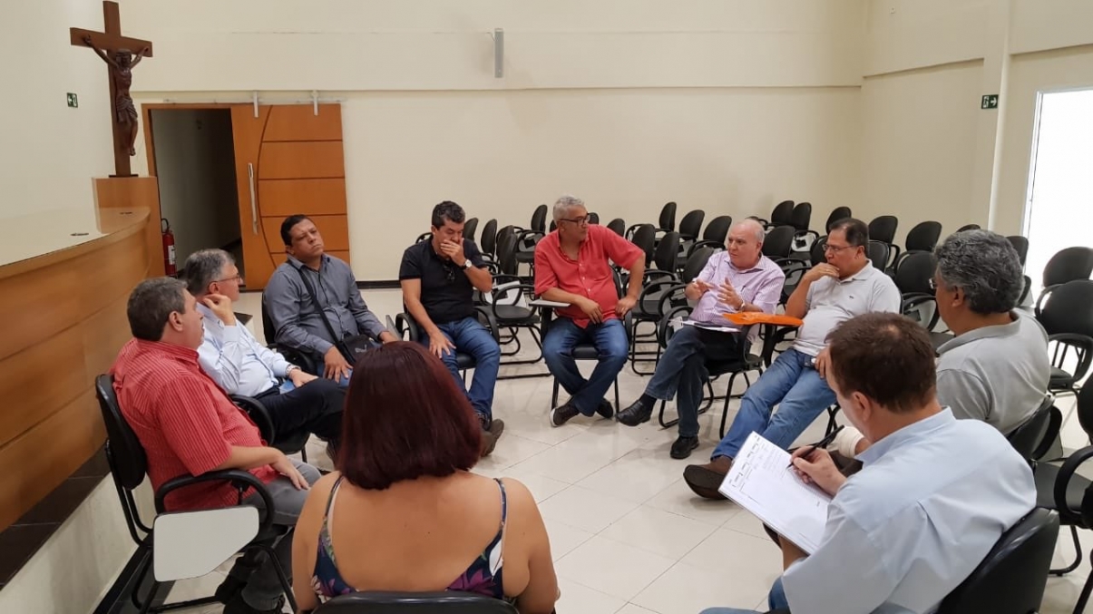 Sindicalistas debatem ações para defender previdência pública com representantes da CNBB