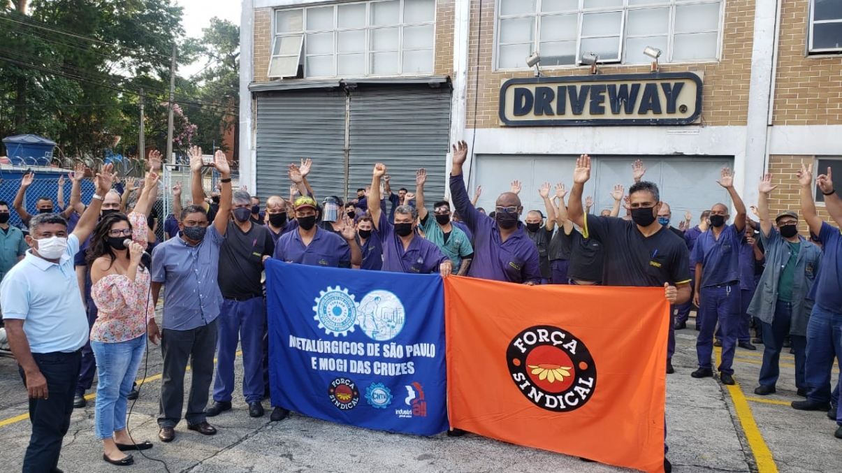 Trabalhadores da Driveway fazem assembleia em apoio aos trabalhadores da Ford
