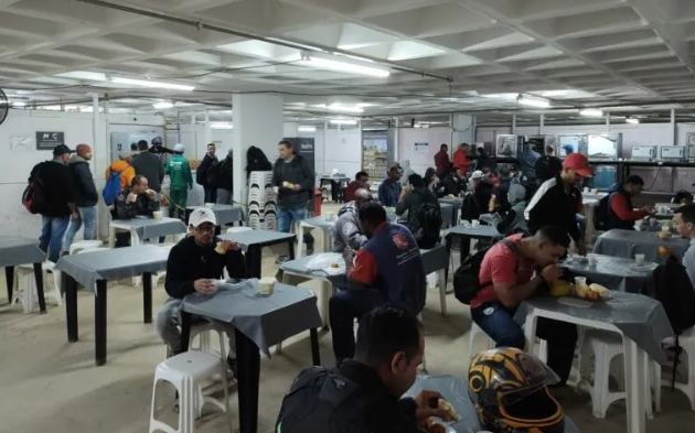 Canteiro com padaria na obra fornece achocolatado e chá aos trabalhadores