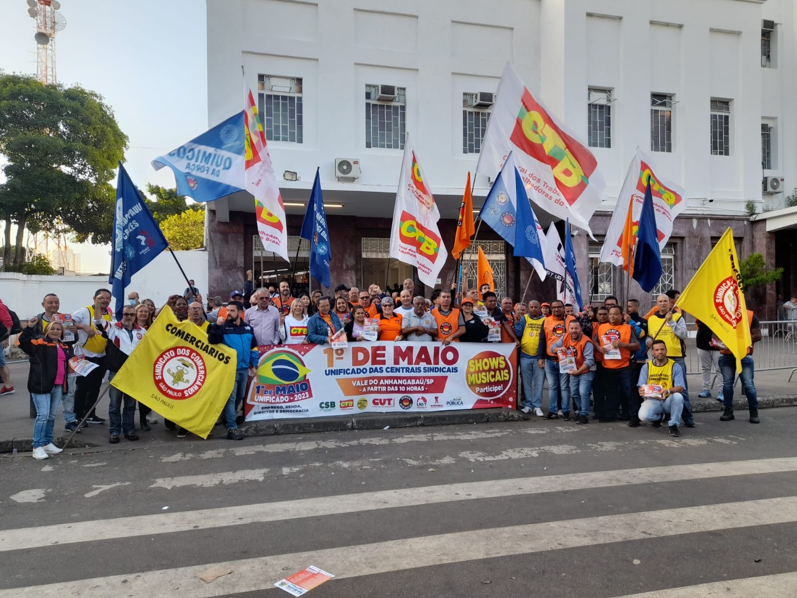 Centrais sindicais lançam 1º de Maio Unificado com panfletagem