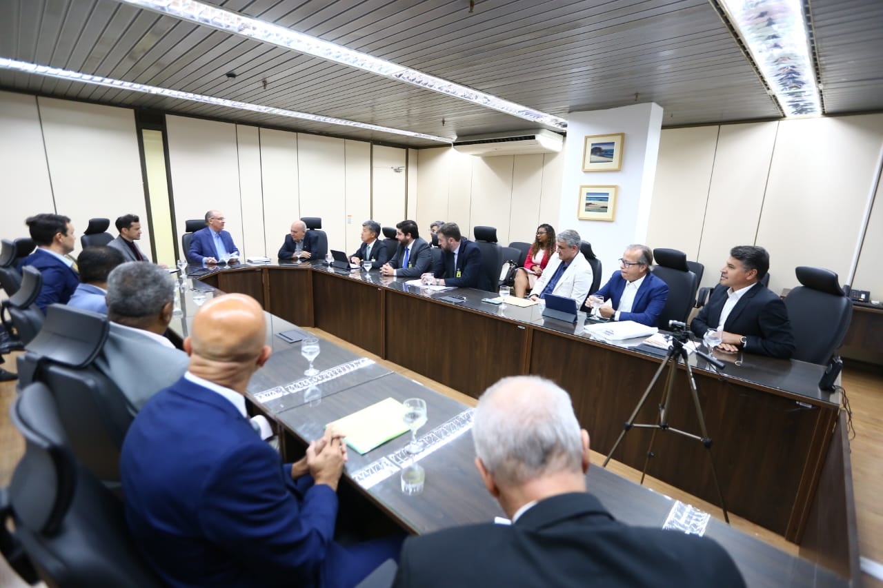 Sindicalistas, prefeitos e empresários participam de audiência com o vice-presidente Alckmin