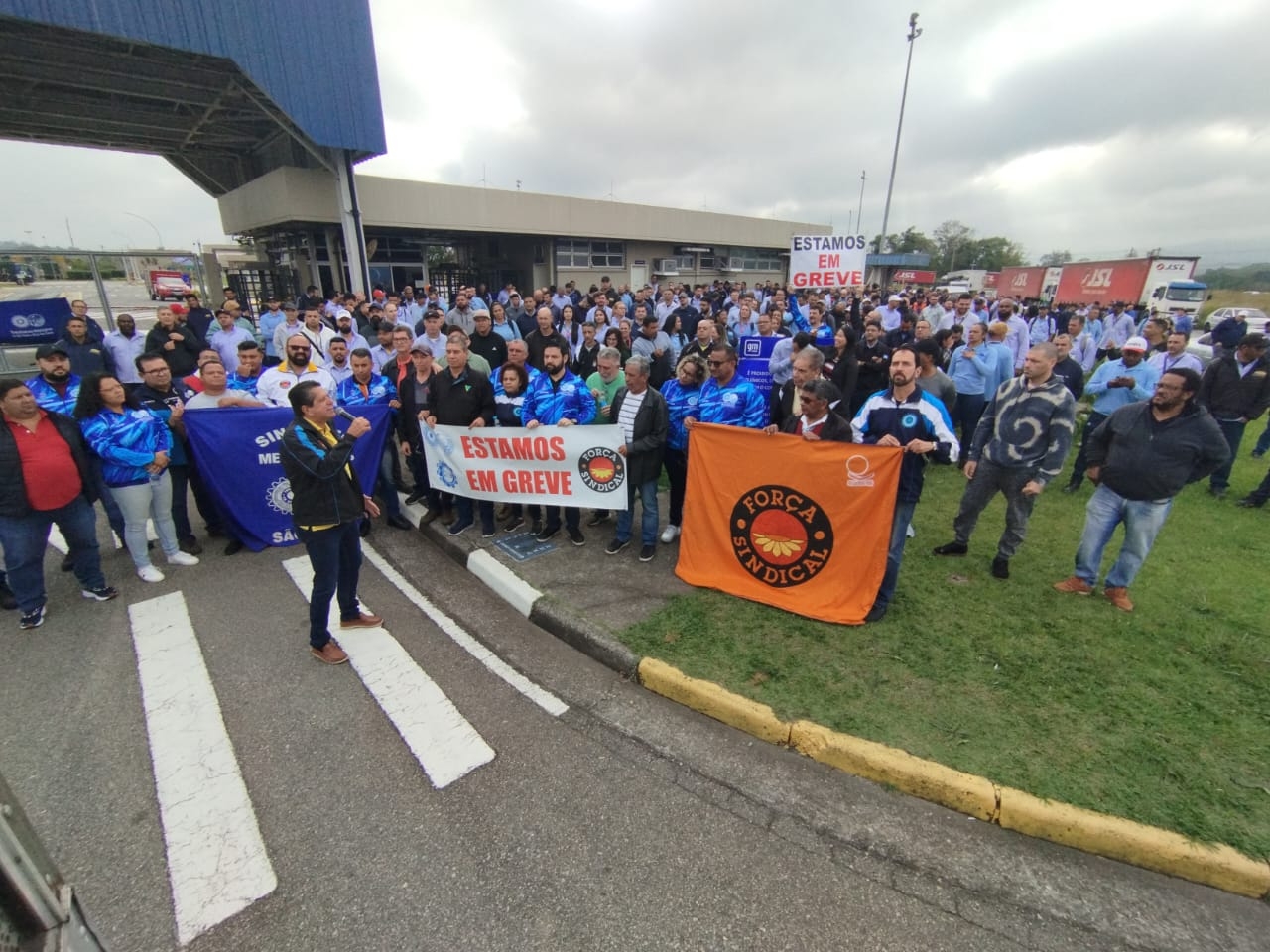 Veja fotos da greve da GM em Mogi das Cruzes/SP