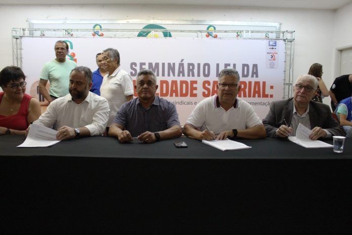 Químicos da Força assinam convenção com aumento real