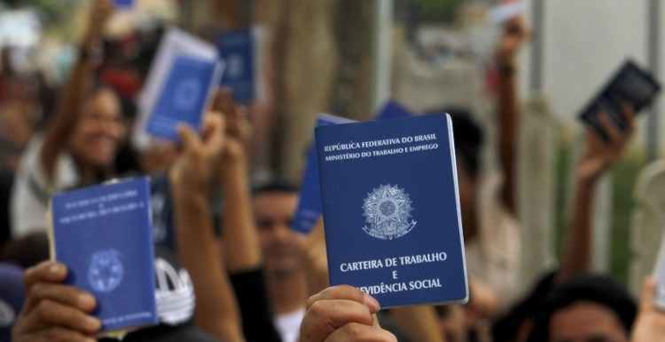 Brasil registra mais de 306 mil empregos formais em fevereiro