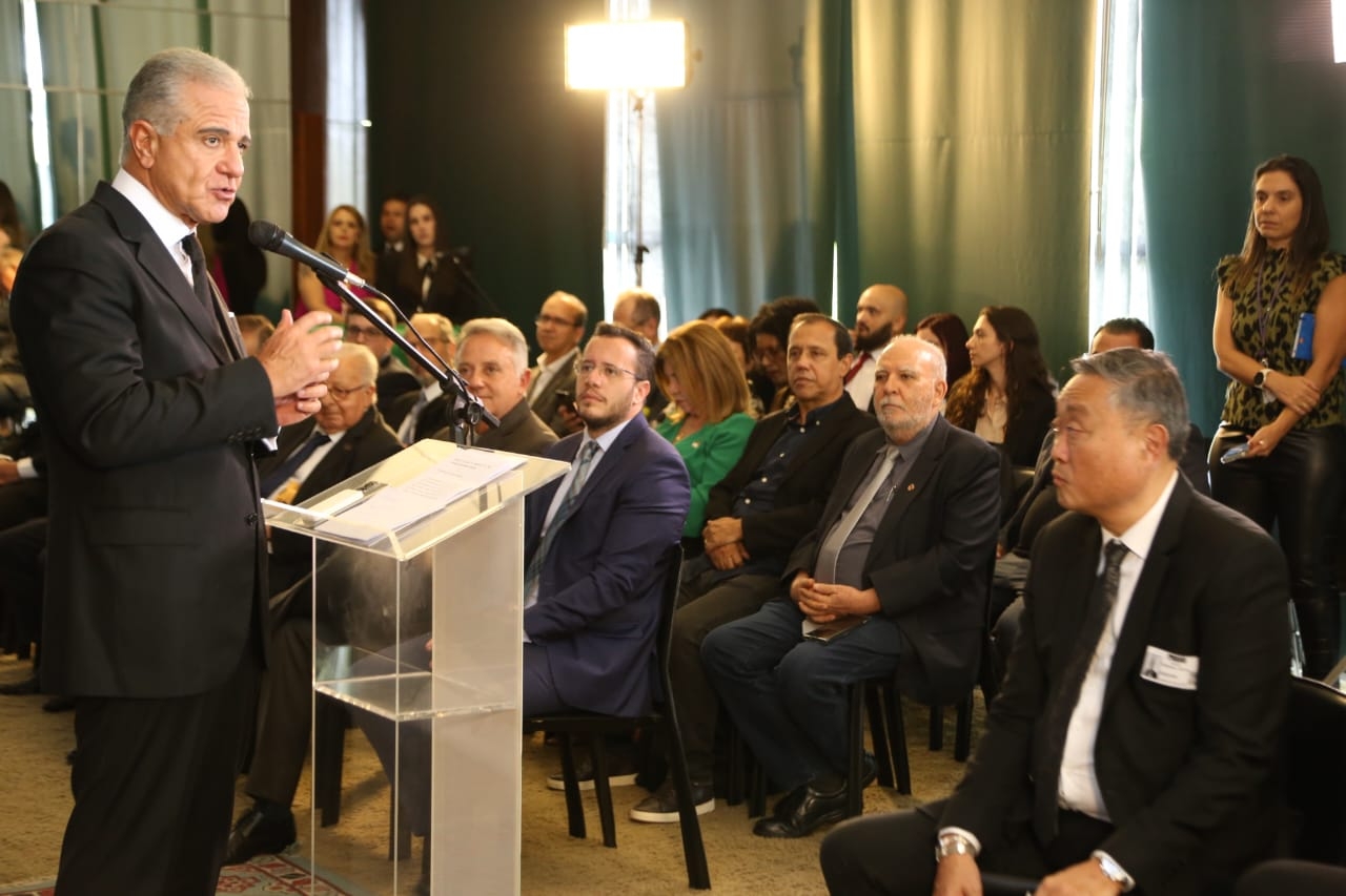 Presidente da Força, Miguel Torres, participa da posse da nova presidência da FPSERVIÇOS