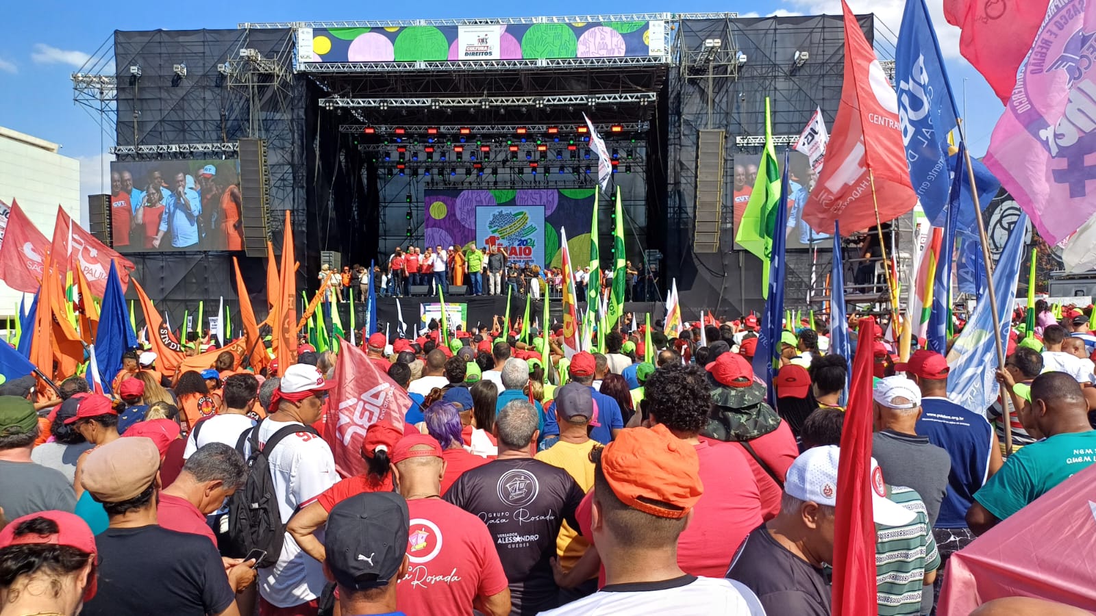 Milhares de trabalhadores participaram do 1º de Maio das centrais em SP