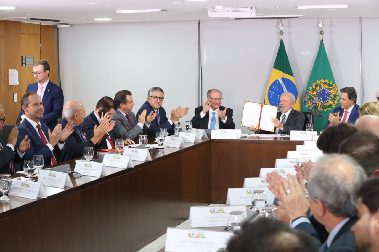 Lula sanciona lei para acelerar modernização da indústria nacional
