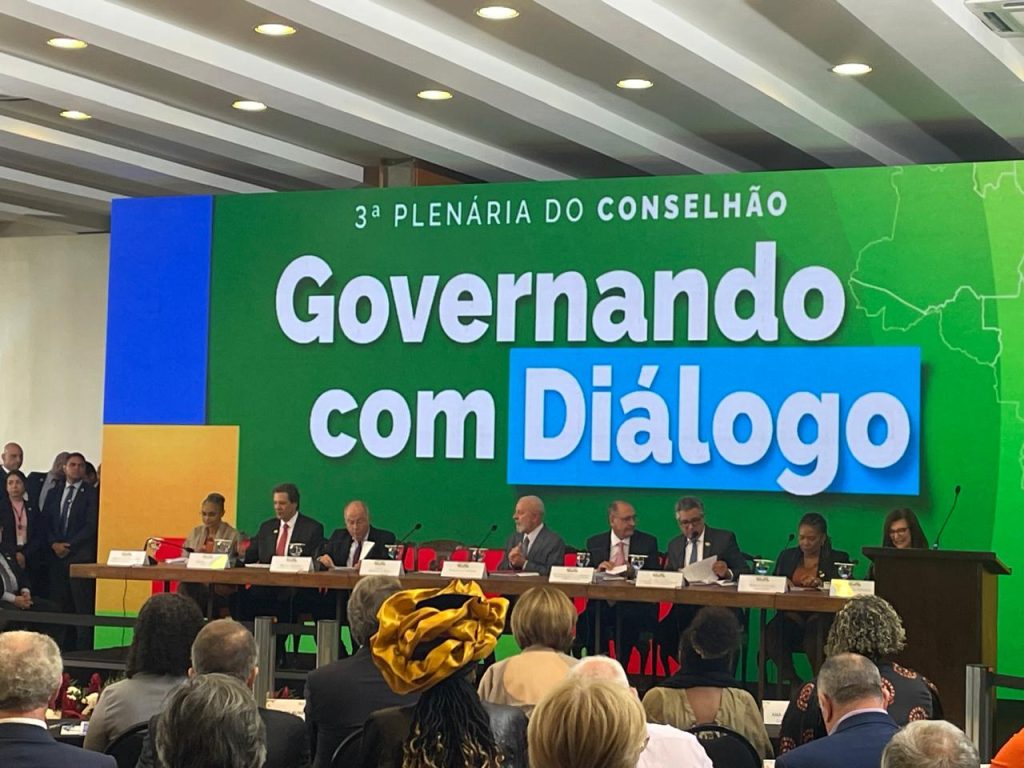 Conselhão apresenta propostas ao presidente Lula