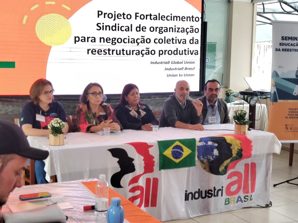 Industriall debate fortalecimento sindical, negociação coletiva e reestruturação produtiva