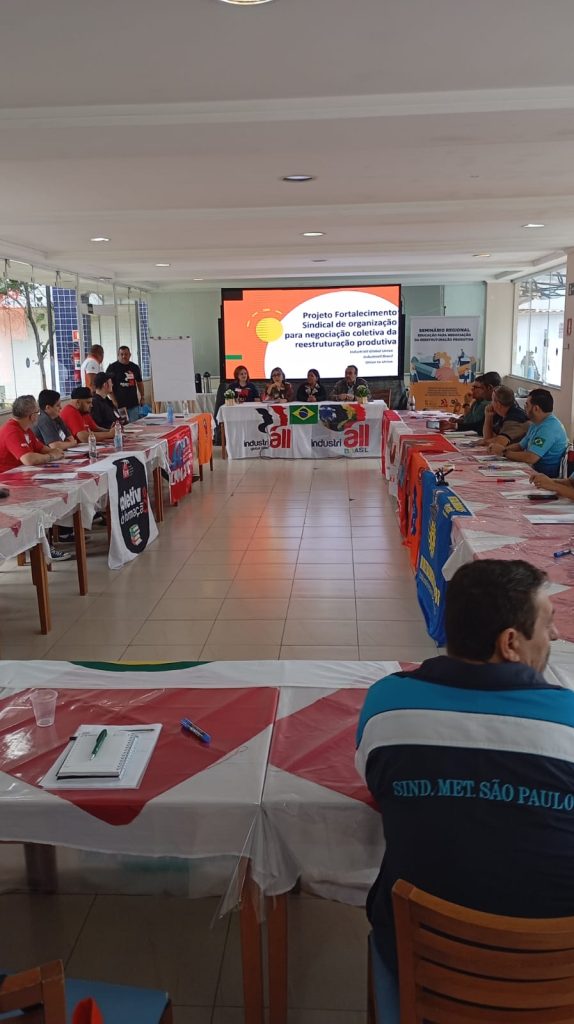 Industriall debate fortalecimento sindical, negociação coletiva e reestruturação produtiva