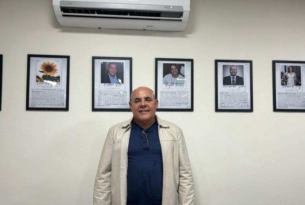 Presidente do SINPOSPETRO-RJ recebe homenagem dos frentistas de Niterói Presidente do SINPOSPETRO-RJ recebe homenagem dos frentistas de Niterói