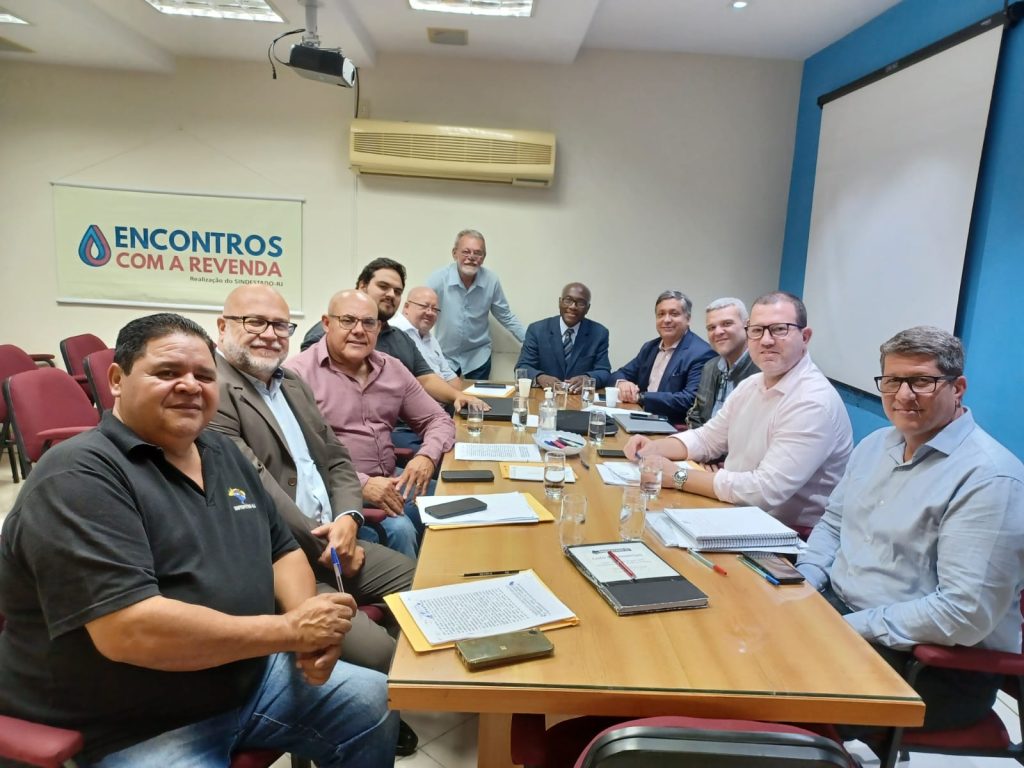 SINPOSPETRO-RJ conquista aumento real para os frentistas do estado do RJ