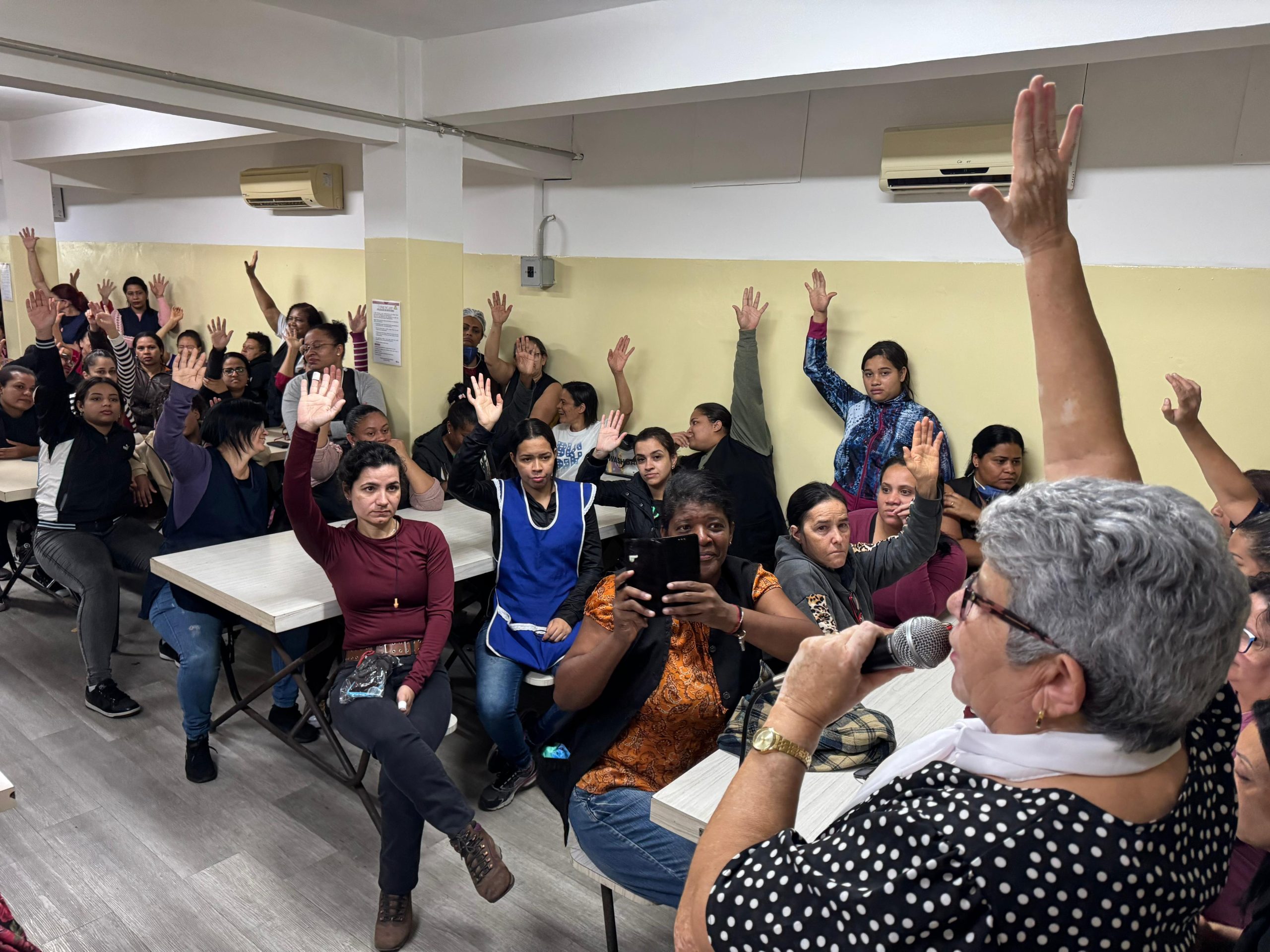 Trabalhadores da Elka Plástico lutam por aumento real