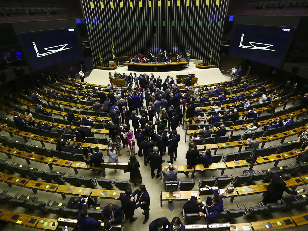 Veto à taxa assistencial, está na pauta desta terça (25) da Câmara Deputados