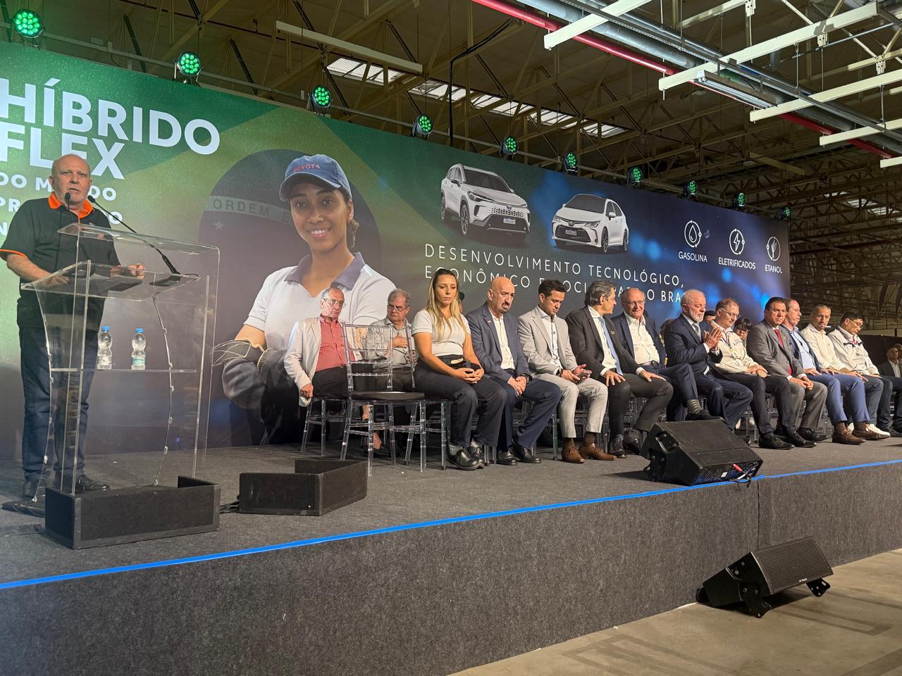 Presidente da Força participa de evento com presidente Lula em Sorocaba