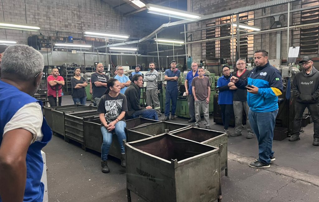 Metalúrgicos da Top Diesel aprovam PLR e garantem grana extra Metalúrgicos da Top Diesel aprovam PLR e garantem grana extra