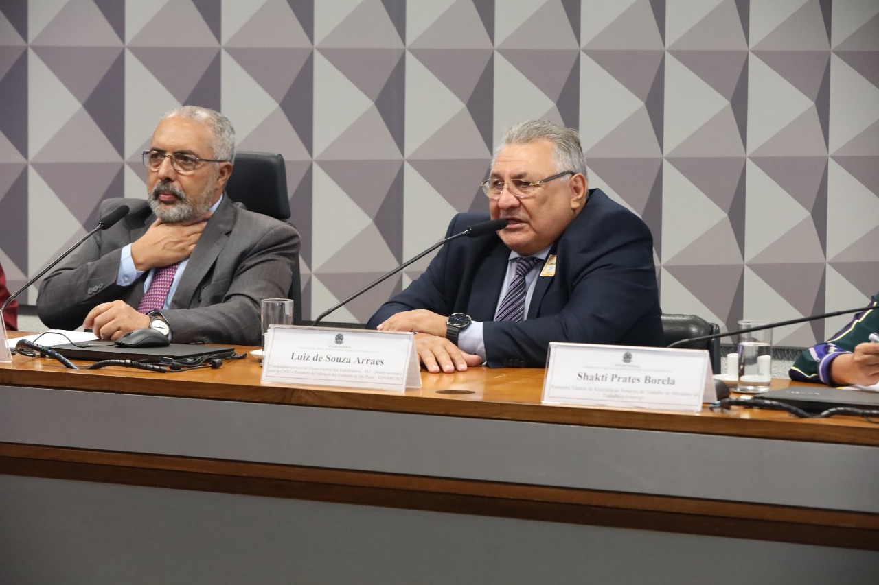 Frentistas de SP participam de debate sobre redução da jornada de trabalho sem corte de salário