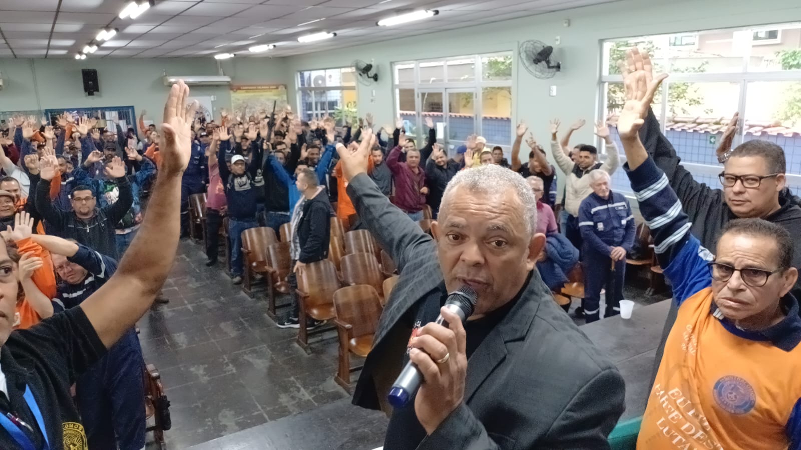 Continua greve em terceirizada na refinaria RPBC, em Cubatão