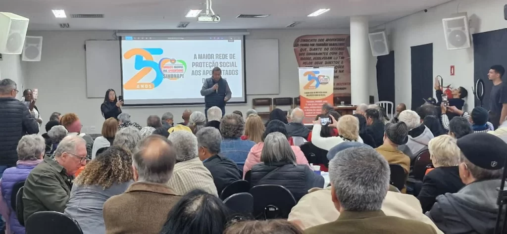 Apoio de aposentados e lideranças marca ato de 25 anos do Sindnapi Apoio de aposentados e lideranças marca ato de 25 anos do Sindnapi