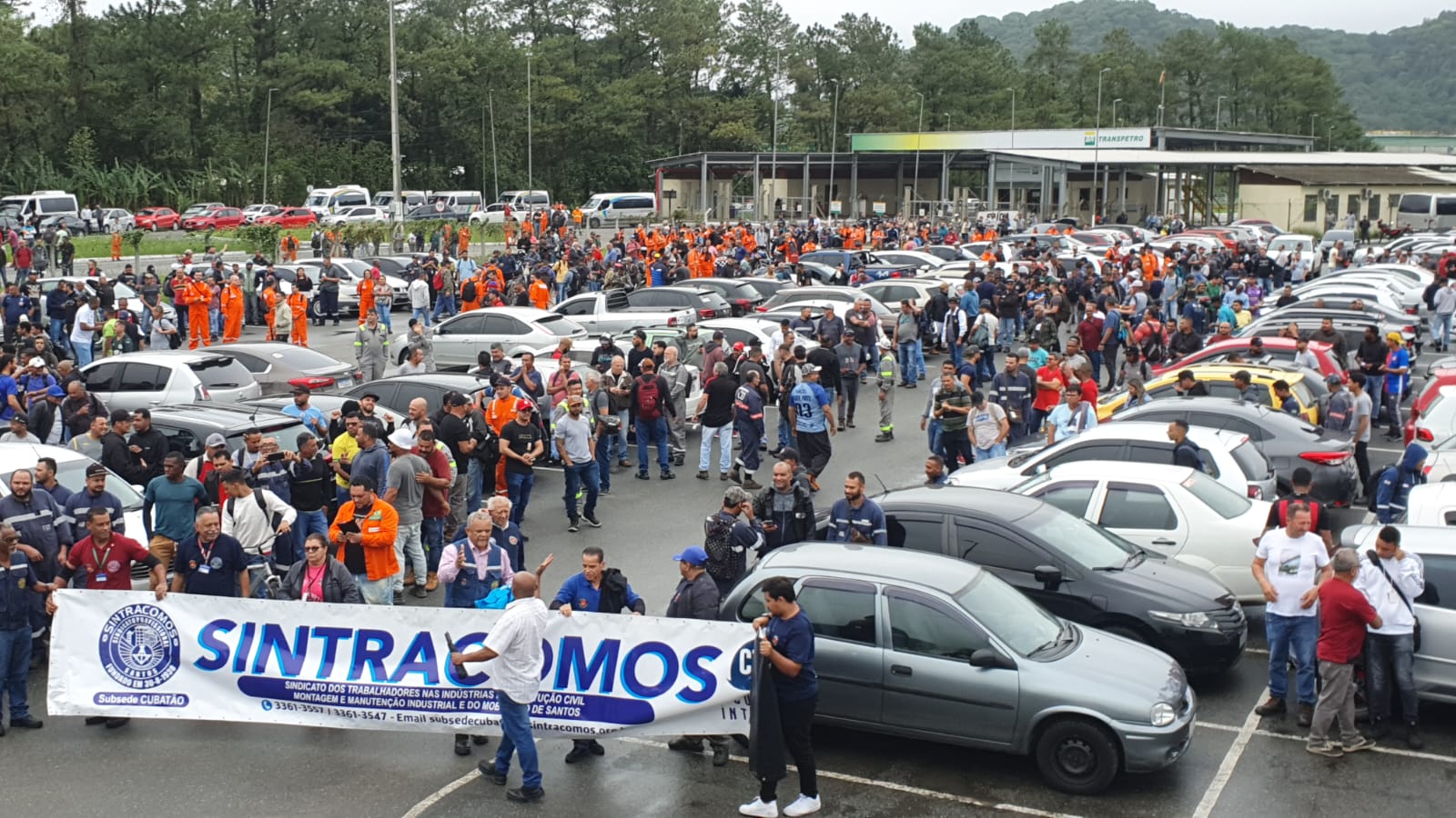Sindicato quer bloquear verba de empresa para pagar grevistas