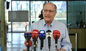 Alckmin chama centrais sindicais para debater tarifaço de Trump