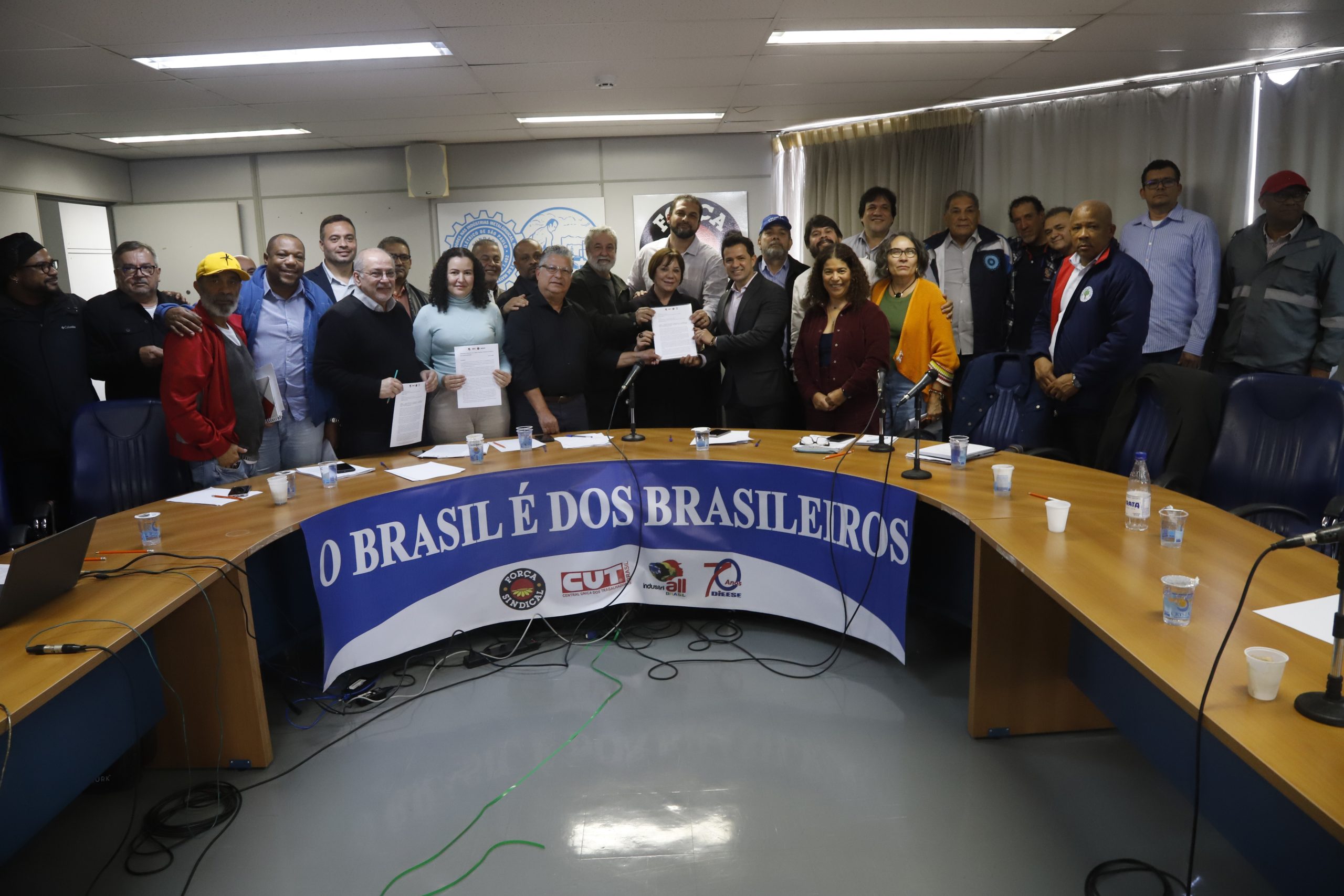 Sindicalistas entregam pautas ao governo e debatem Nova Indústria Brasil