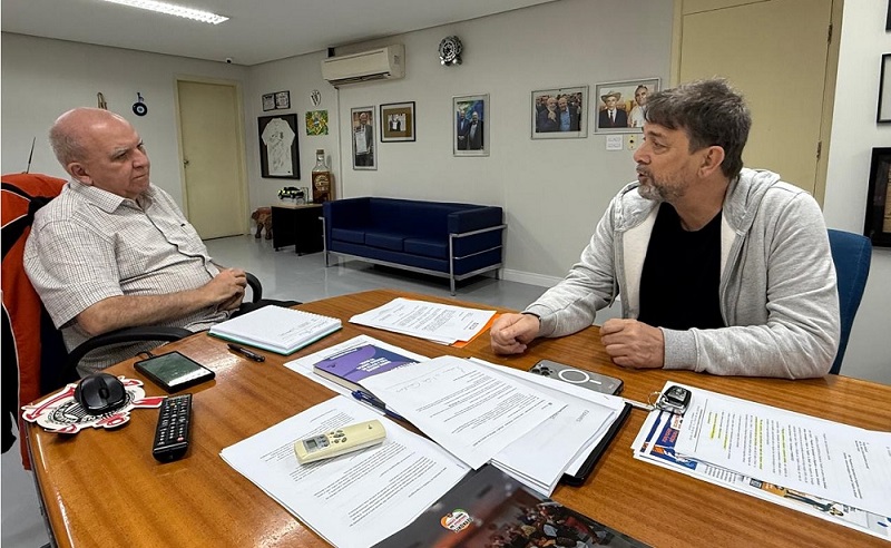 Sindicalistas debatem saídas para crise no setor da borracha