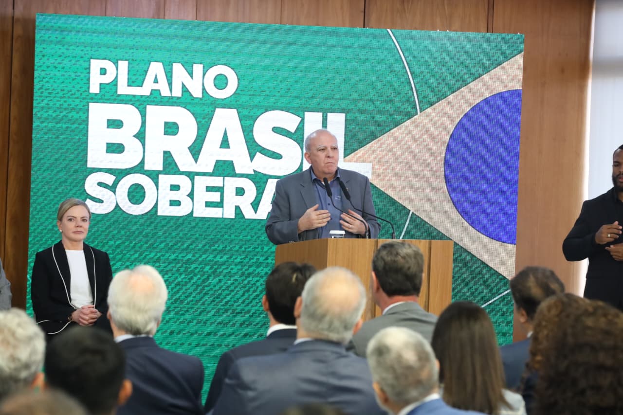 Governo anuncia medidas para defender empresas de tarifaço dos EUA