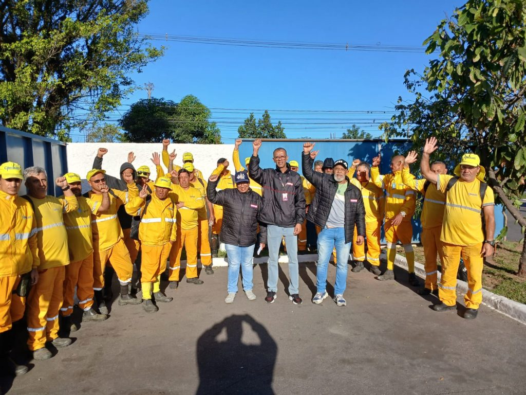 Greve da limpeza urbana mobiliza seis cidades da Baixada