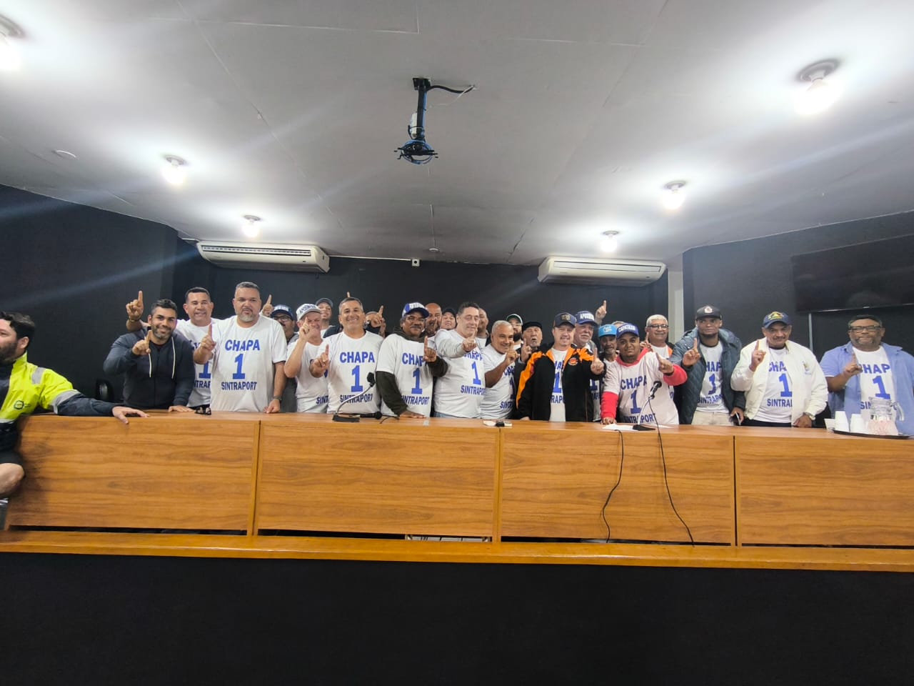 Miro é reeleito presidente do Sintraport com ampla votação