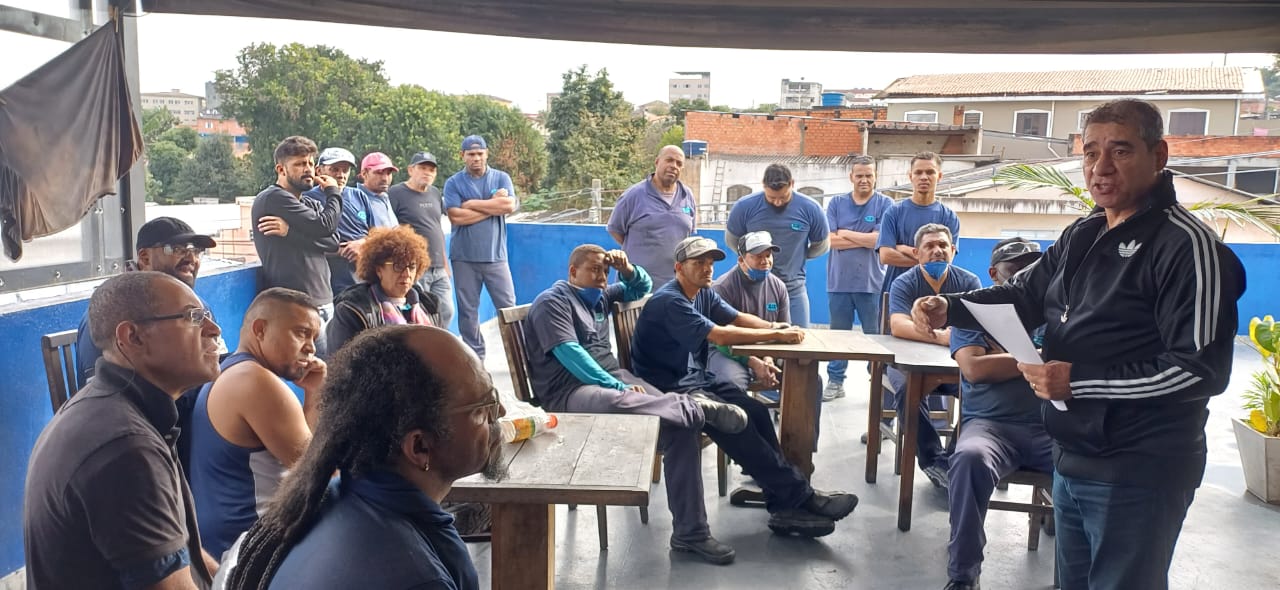 Metalúrgicos da Zapa Auto Peças debatem 40h e plebiscito em assembleia