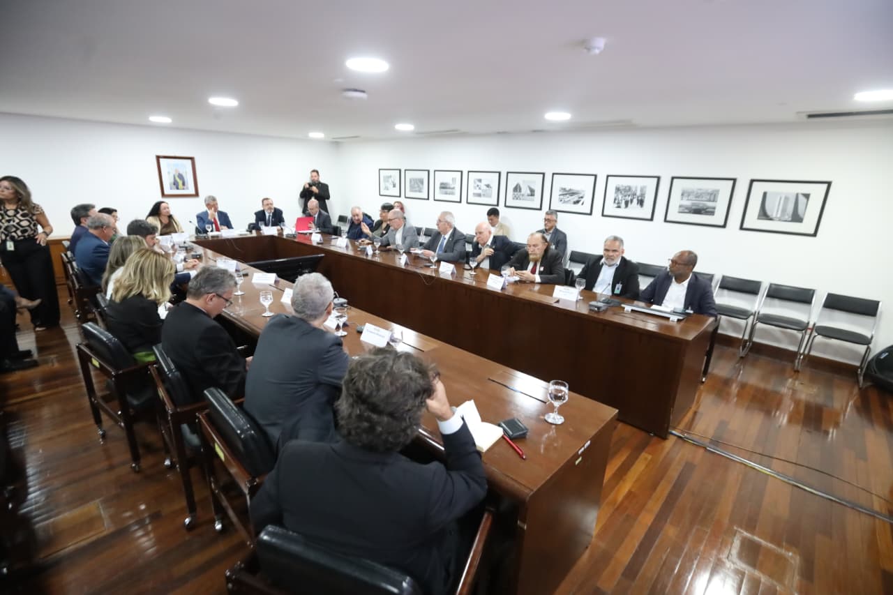 Centrais debatem Mercosul-UE e cobram proteção ao emprego