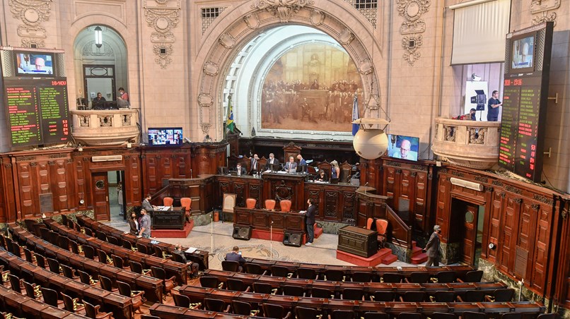 ALERJ debate trabalho precário e riscos em postos de combustíveis