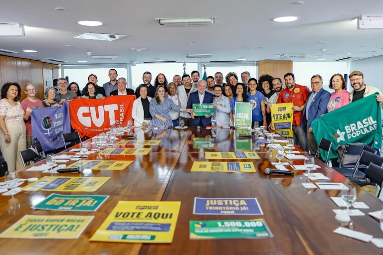 Lula recebe centrais sindicais e movimentos: “isenção do IR é justiça tributária”