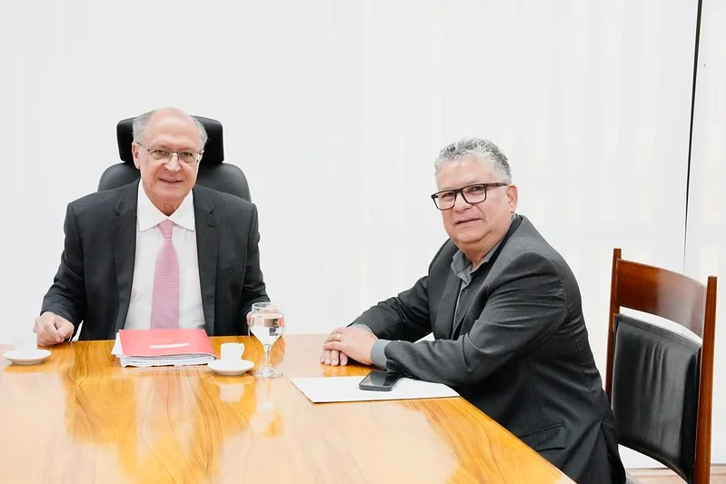 Alckmin e Serginho da FEQUIMFAR e debatem ações no setor químico
