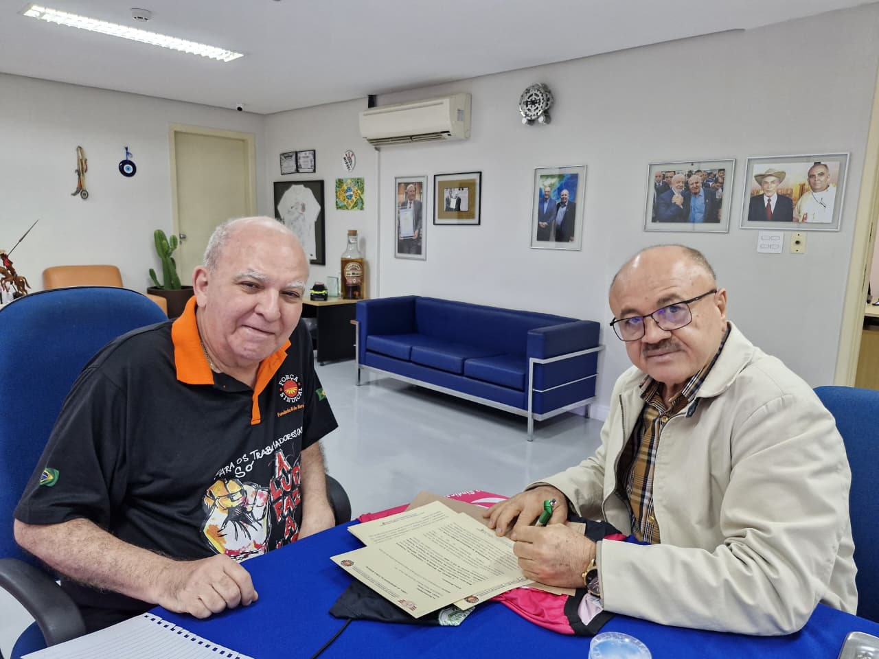 Da Silva entrega carta em defesa dos motoristas à Miguel Torres