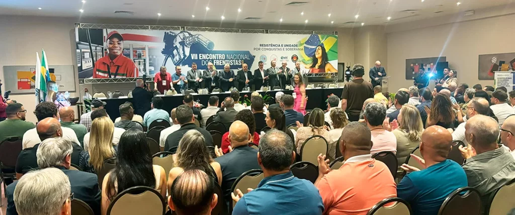 Frentistas realizam Encontro Nacional e programam ações