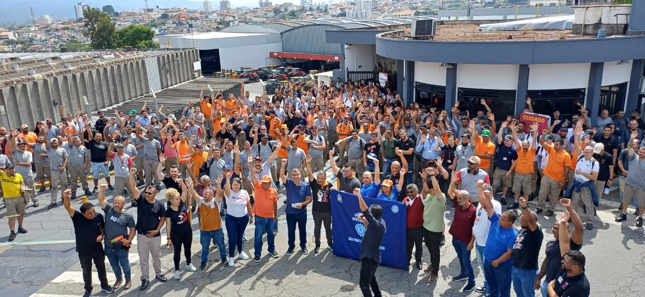 Metalúrgicos da AGCO debatem reajuste e direitos em Mogi