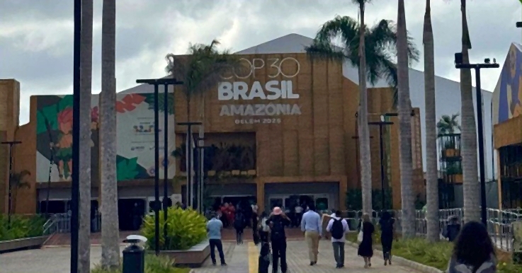 Movimento sindical realiza panfletagem na Green Zone da COP30