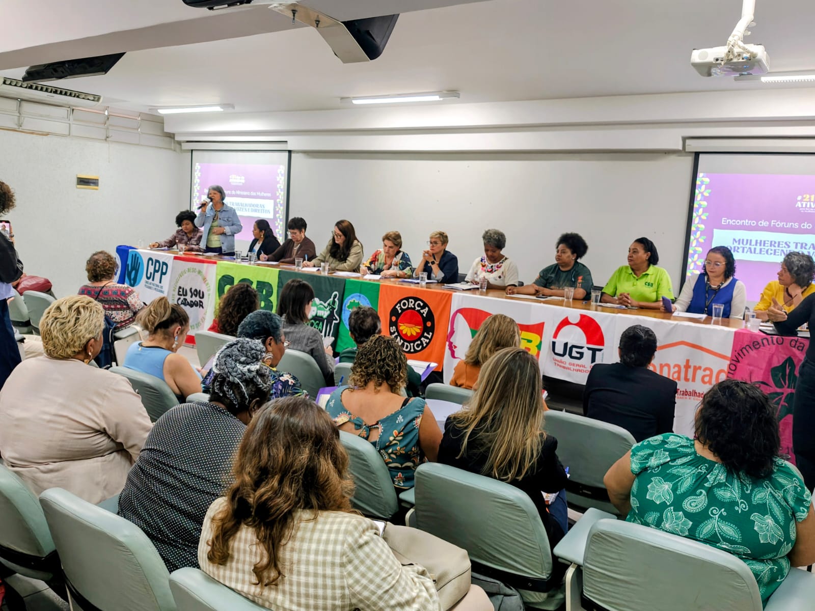 Força participa de encontro dos Fóruns do Ministério das Mulheres