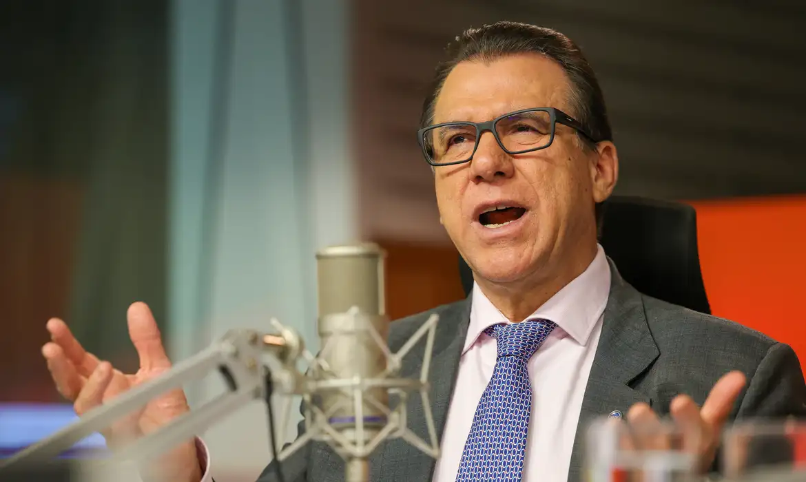 Marinho pede debate sobre escala 6×1 e financiamento de sindicatos